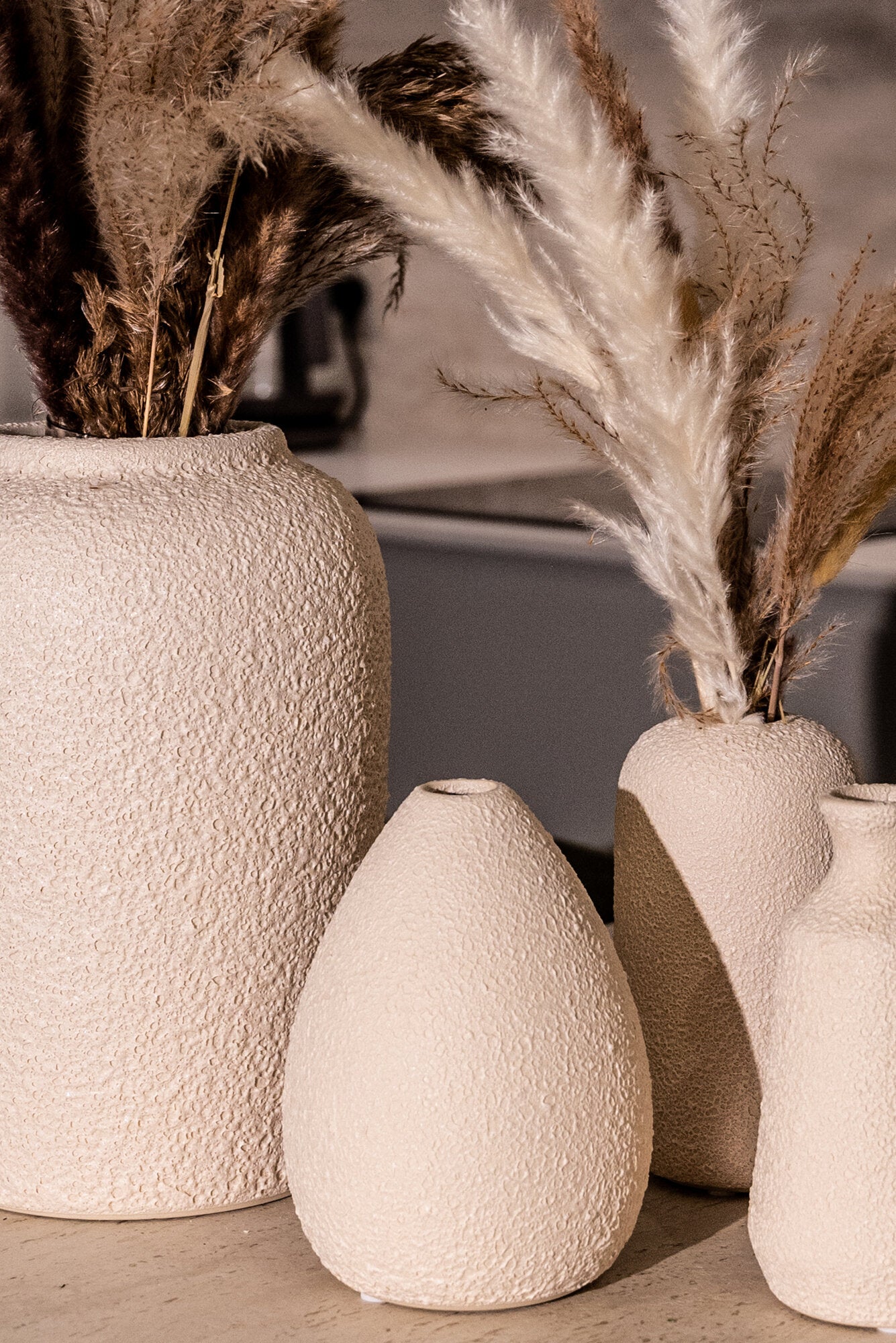 IsmatDecor Beige 25cm Ceramic Table Vase