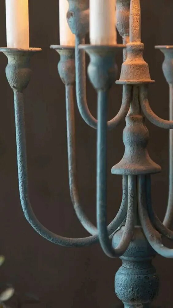 Retro Old Blue candlestick holds 10 candles